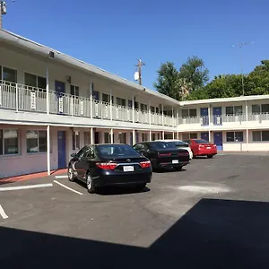 Travelodge By Wyndham Convention Center Мотель Сакраменто